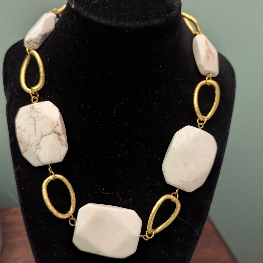 🤍 Vintage Gold White Stone Necklace Statement Glamour Bold